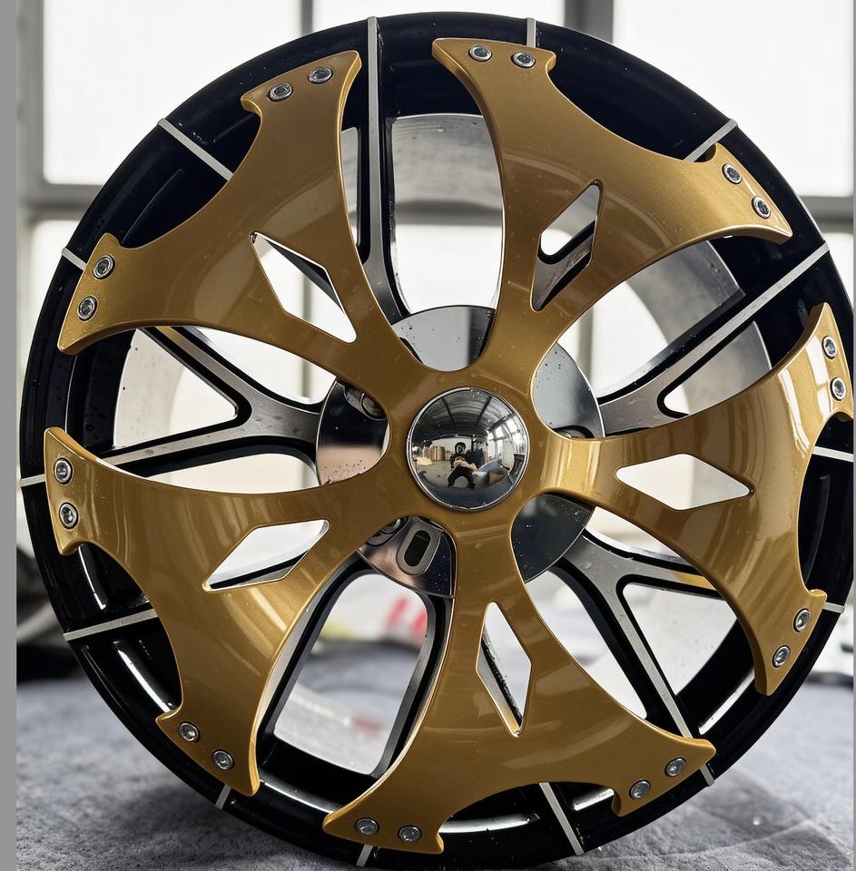 Dubrollerz Custom Spinner 18" Chrome / Custom Color wheel