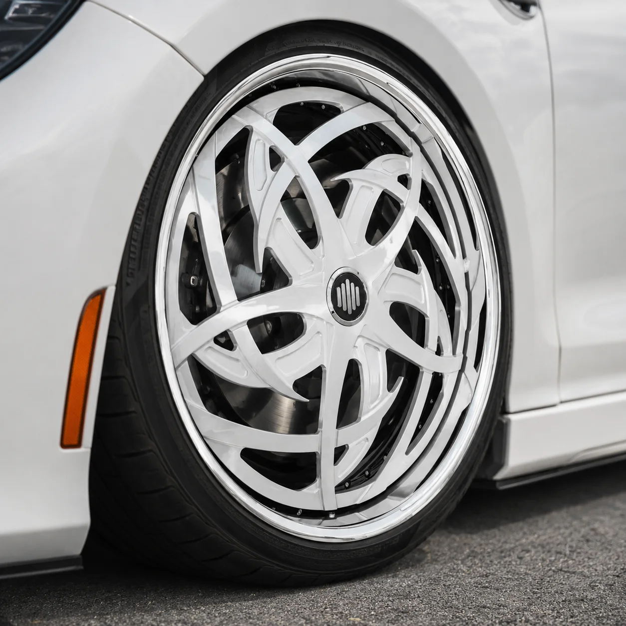 EliteFloaters Orbit 20" Custom Finish wheel